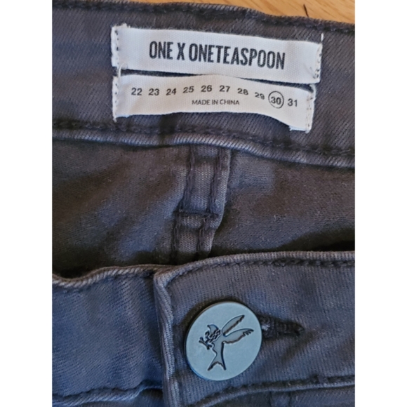 One Teaspoon Freebird II Distressed Step Hem Black Dark Fantasy Jeans Size 30 - Picture 3 of 15